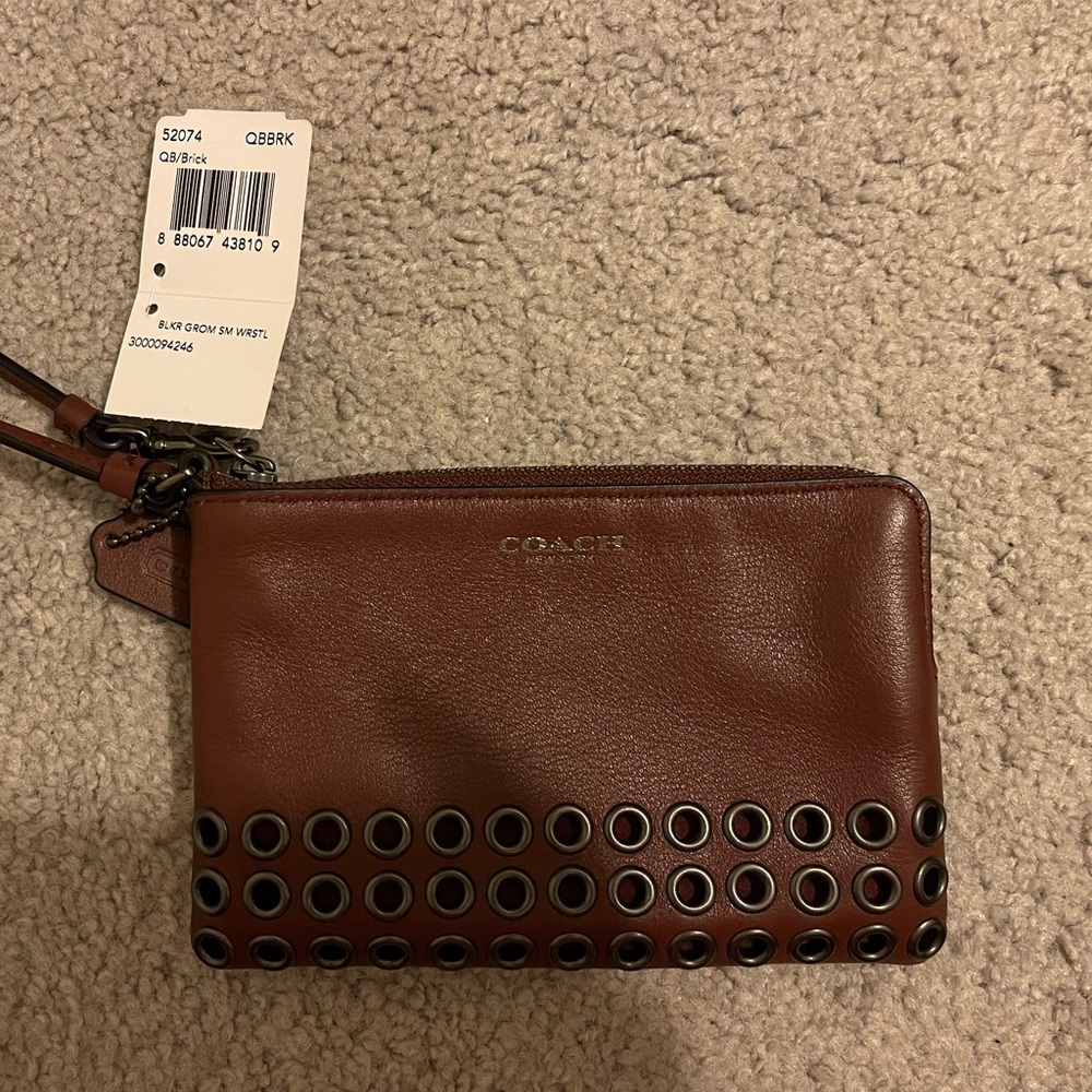 Coach leather wristlet NEW WITH TAG